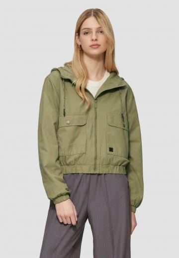 Куртка с накладнымит карманами