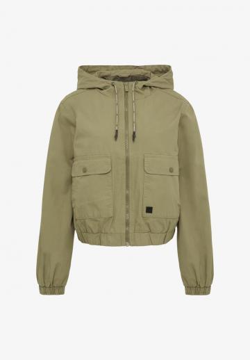 Куртка с накладнымит карманами