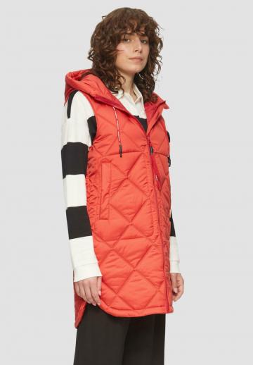 Длинный жилет