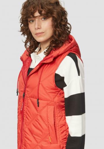 Длинный жилет