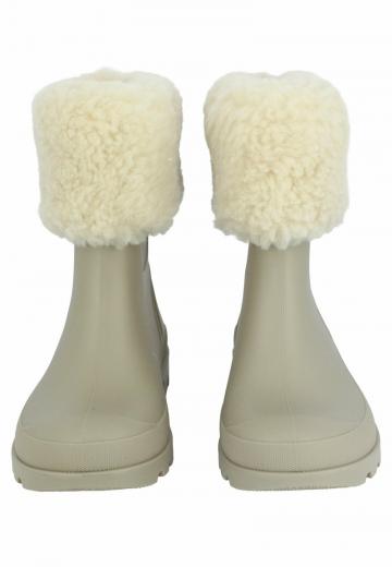 Резиновые сапоги