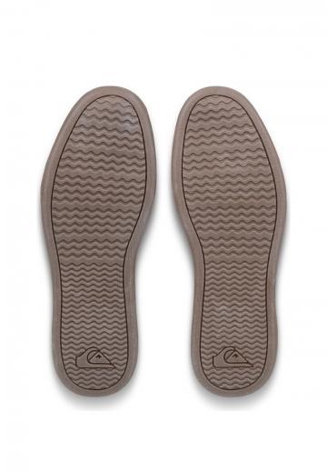 Походные кроссовки