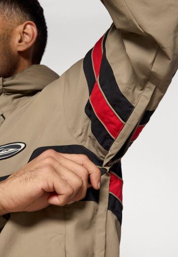 Сноубордическая куртка