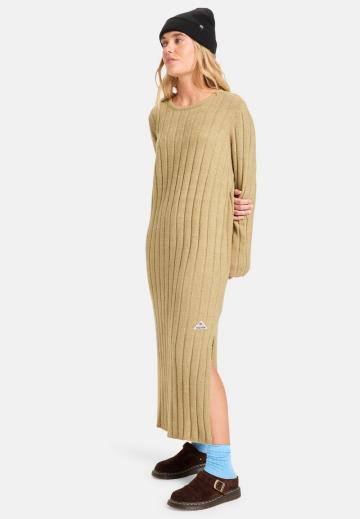Вязаное платье
