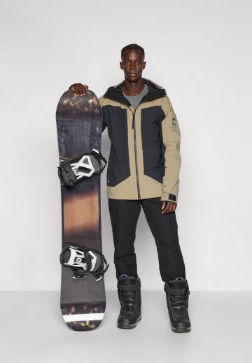 Сноубордическая куртка