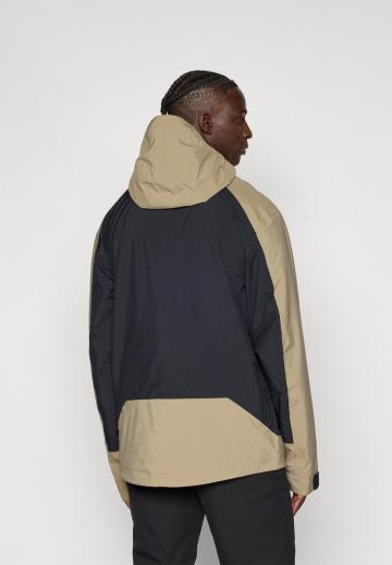 Сноубордическая куртка