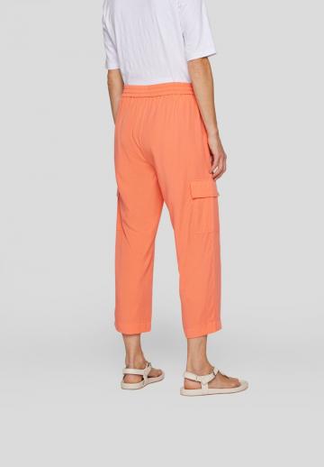 Брюки с накладными карманами