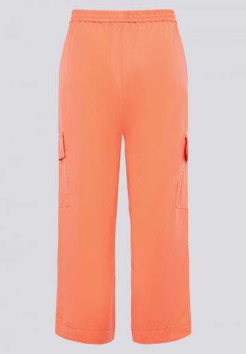 Брюки с накладными карманами