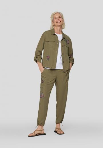 Брюки с накладными карманами