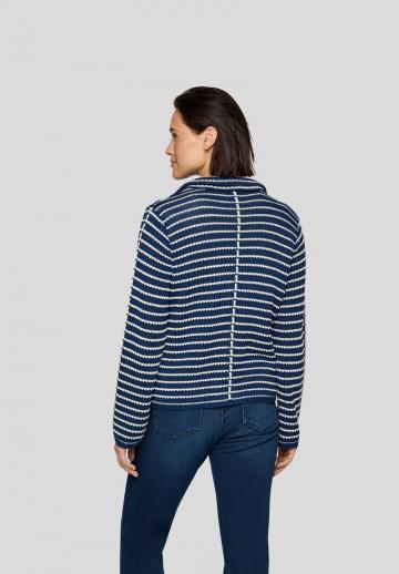 Вязаная кофта