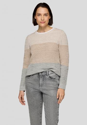 Пуловер в полоску