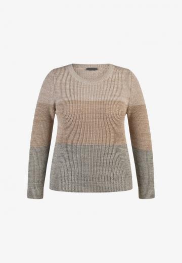 Пуловер в полоску