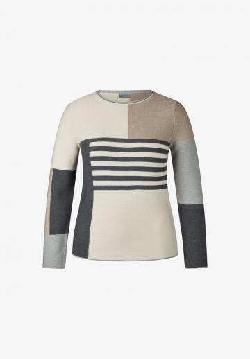 Пуловер в полоску