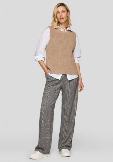 Пуловер без рукавов