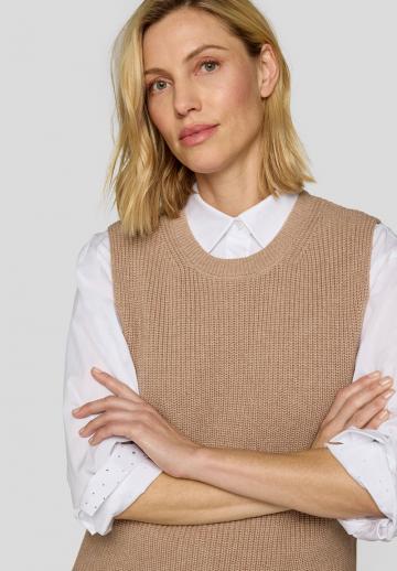 Пуловер без рукавов