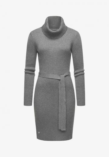 Вязаное платье