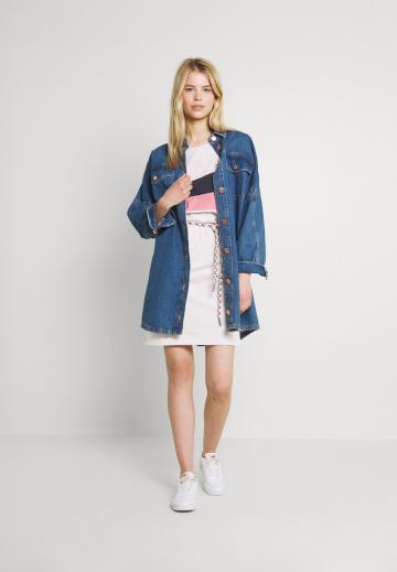 Платье футляр