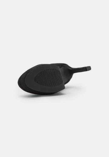 Полусапожки на высоком каблуке