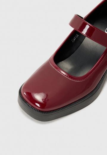 Туфли на высоком каблуке