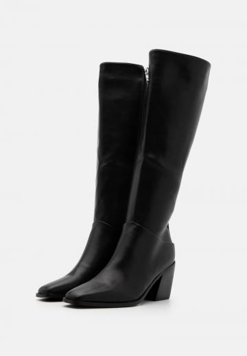 Гандбольные кроссовки