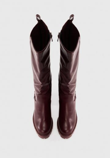 Высокие сапоги