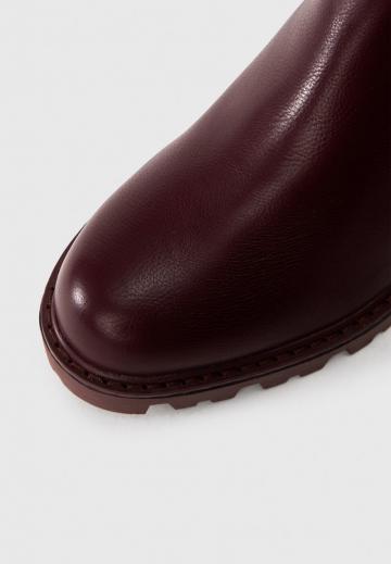 Высокие сапоги