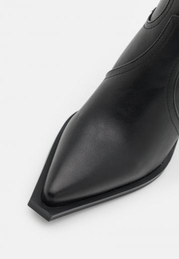 Ковбойские сапоги