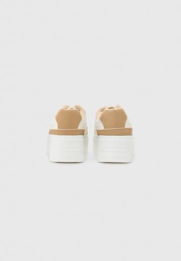 Гандбольные кроссовки