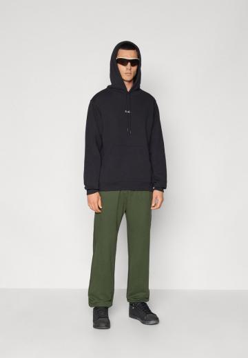 Спортивная кофта