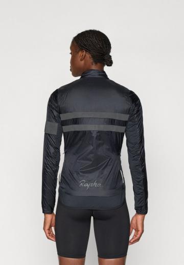 Спортивная куртка