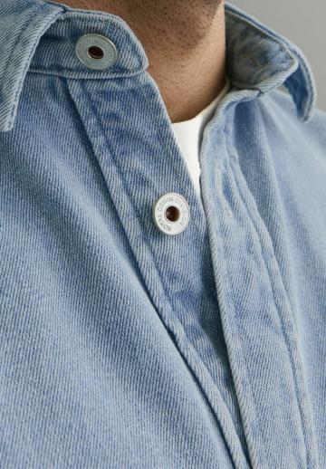 Джинсовая куртка