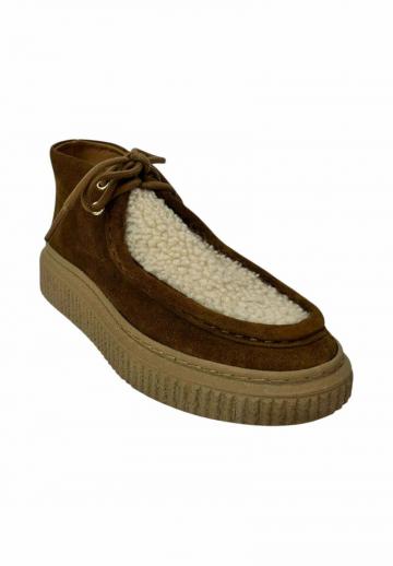 Ботинки на шнуровке