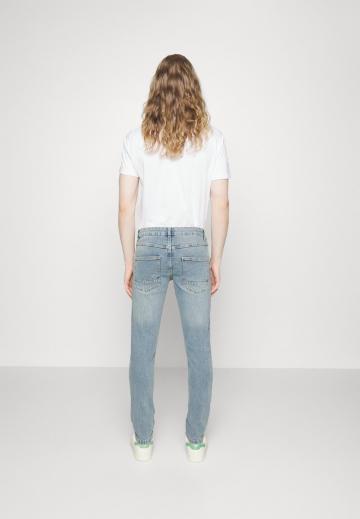 Узкие джинсы