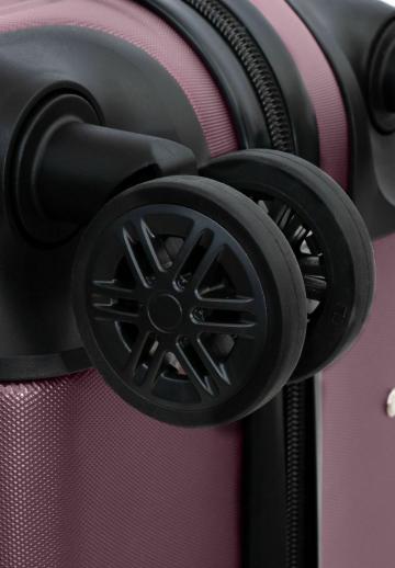 Набор чемоданов