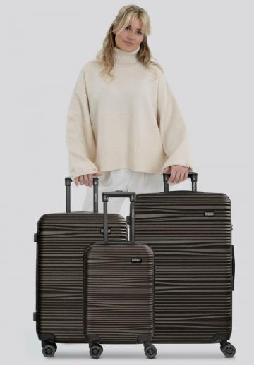 Набор чемоданов