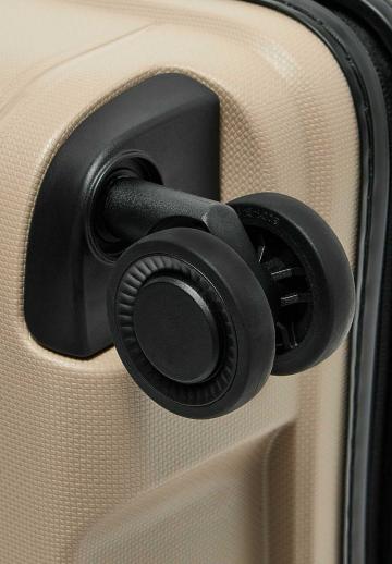 Чемодан на колесах