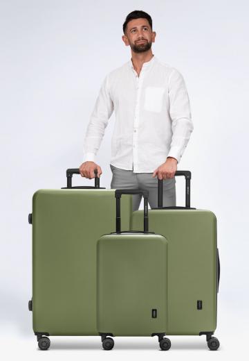 Набор чемоданов