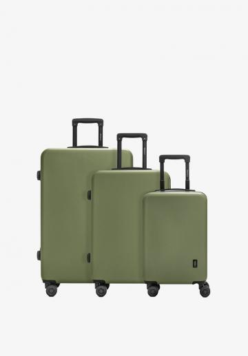 Набор чемоданов