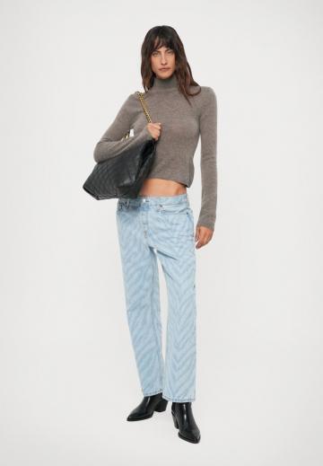 Свободные джинсы