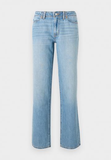 Джинсы бойфренда