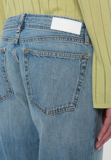 Джинсы бойфренда