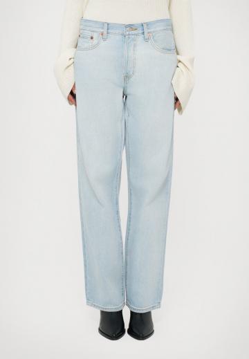 Джинсы бойфренда