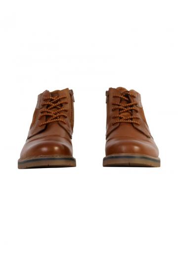 Ботинки на шнуровке