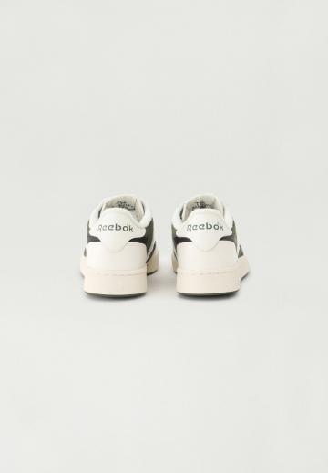 Гандбольные кроссовки