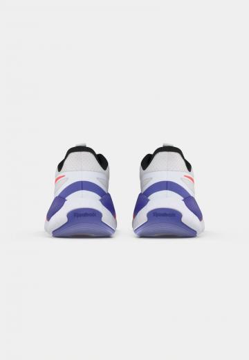 Тренировочные кроссовки