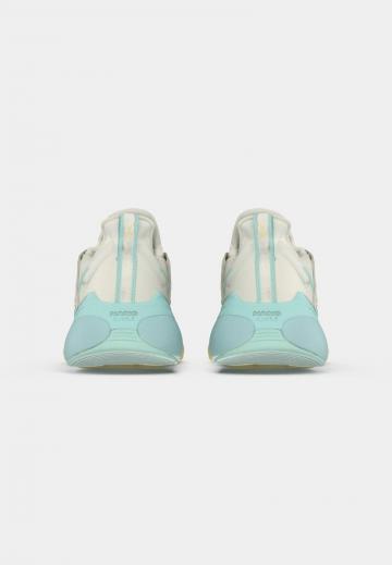 Тренировочные кроссовки