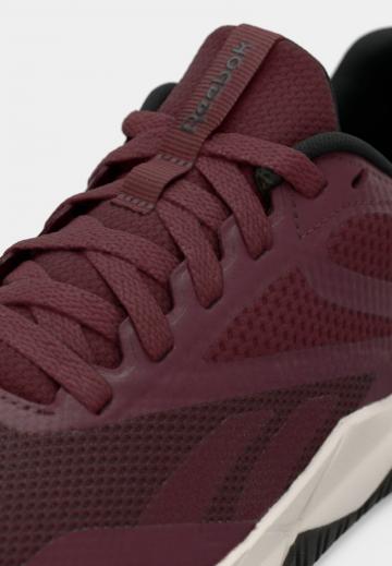 Тренировочные кроссовки