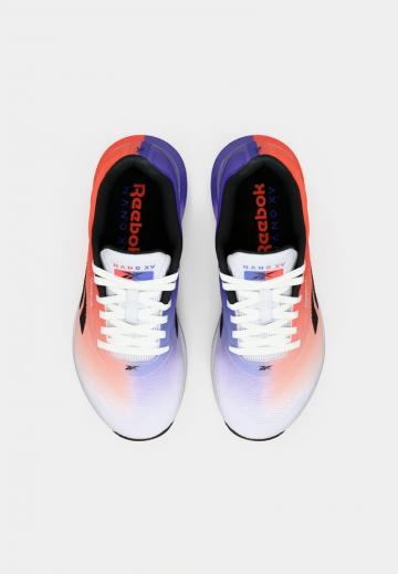 Тренировочные кроссовки