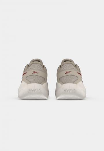 Тренировочные кроссовки