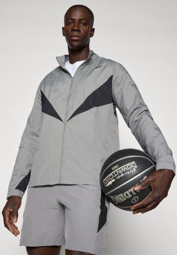 Спортивная куртка